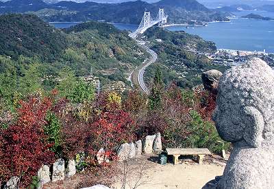 白滝山から因島大橋を望む